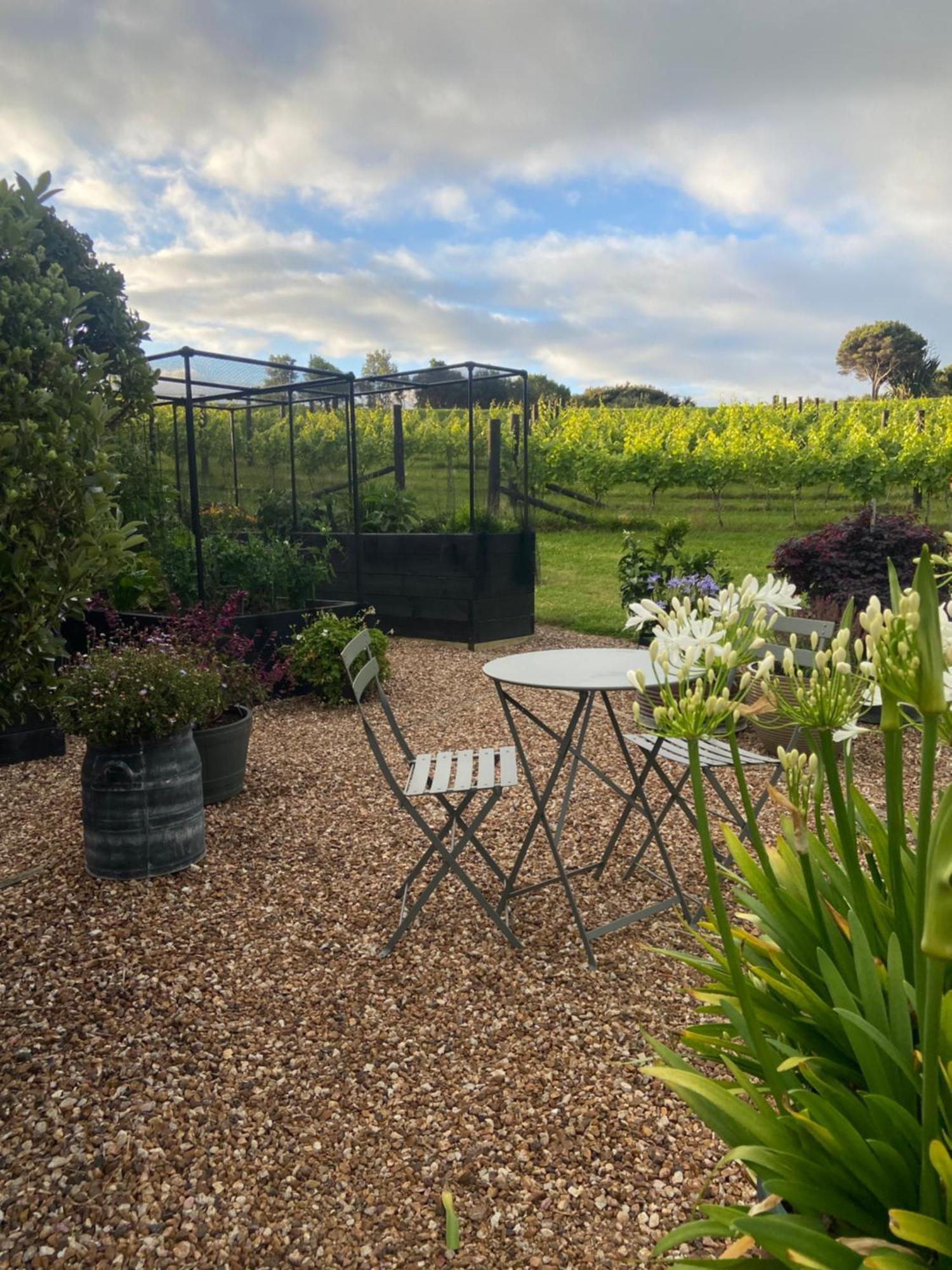 La Bodega Waiheke Island Hotel Surfdale Buitenkant foto