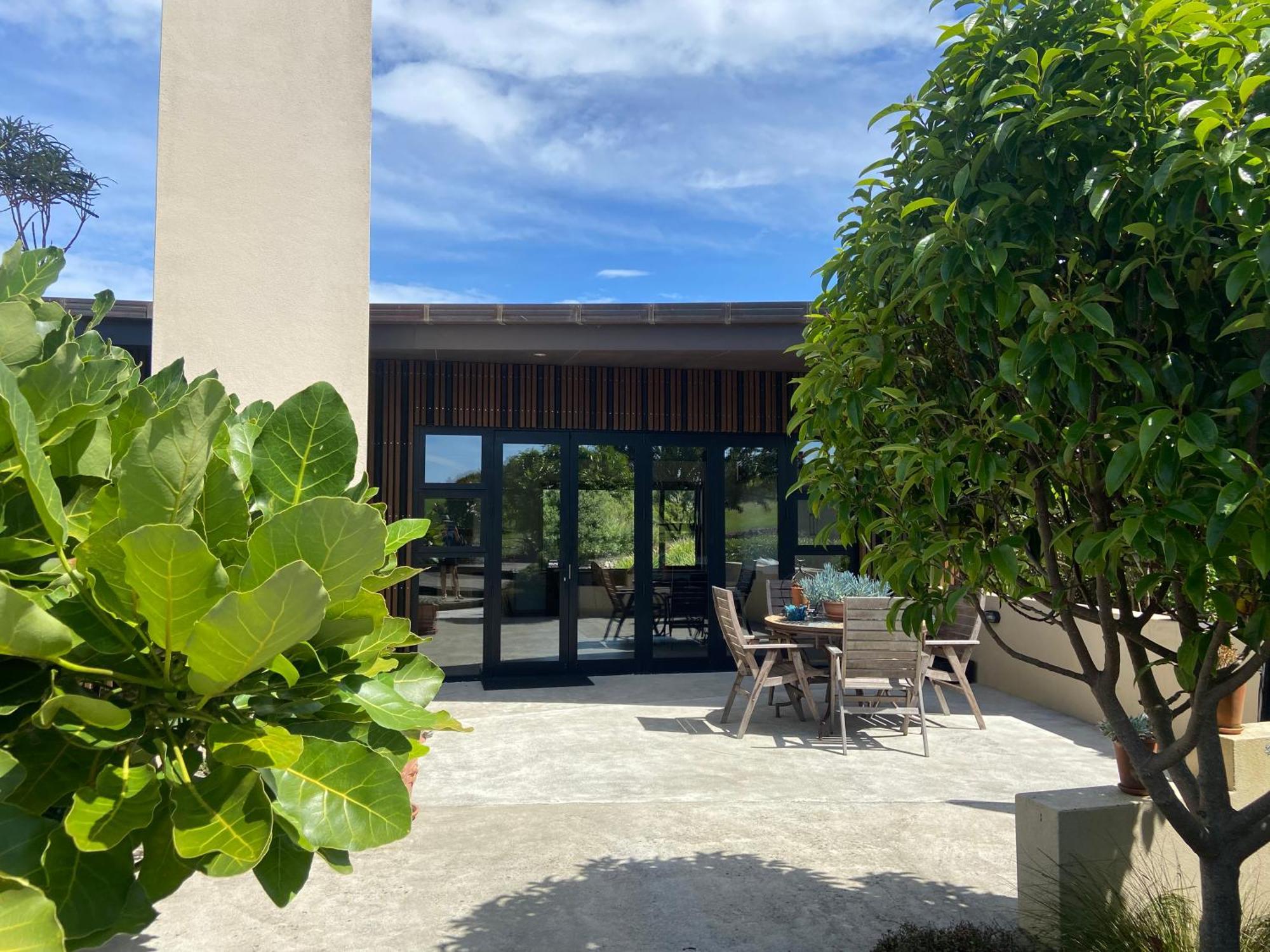 La Bodega Waiheke Island Hotel Surfdale Buitenkant foto